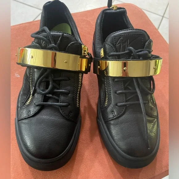 Giuseppe Zanotti | Shoes | Giuseppe Zanetti Size 4 Black  display picture 2